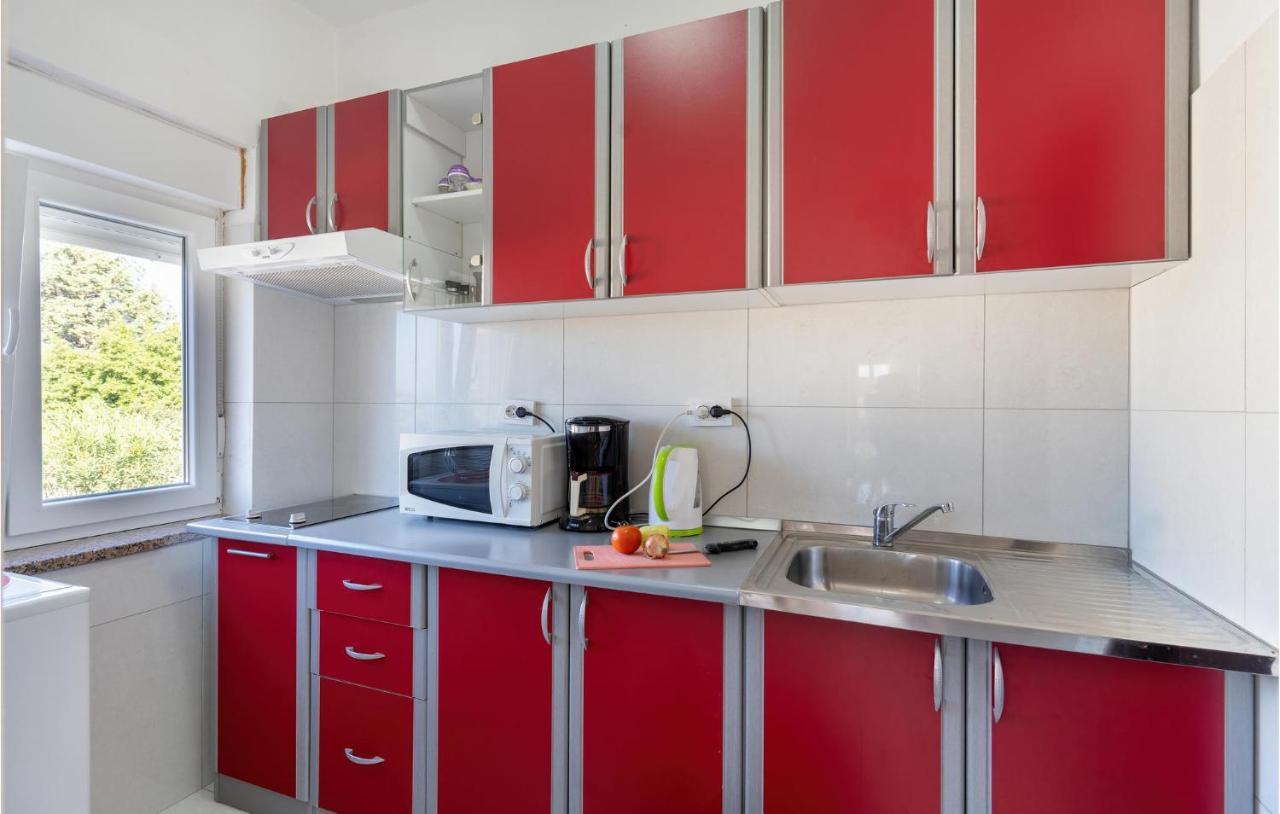 Cozy Apartment In Krk With Kitchen Крк Екстер'єр фото